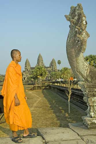 studying statue-AsiaPhotoStock