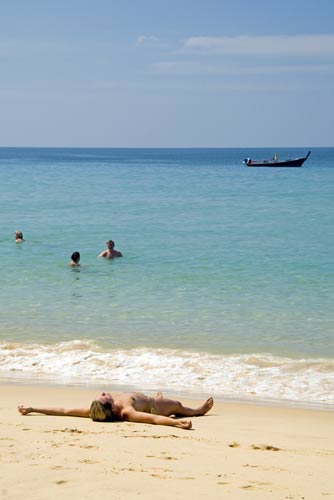 beach sunbathing-AsiaPhotoStock