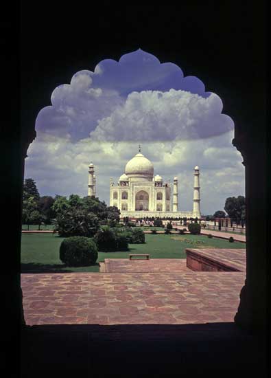 Taj mahal-AsiaPhotoStock