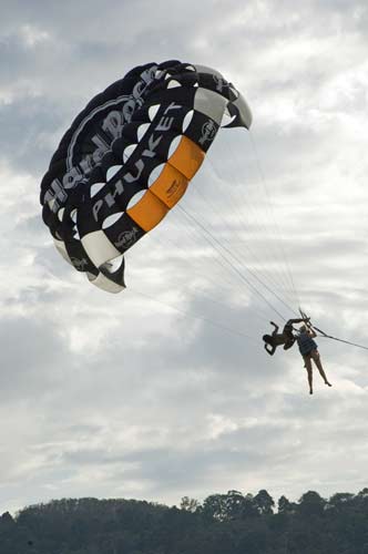 tandem parasailing-AsiaPhotoStock