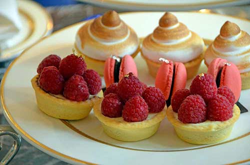 tarts and macaroons-AsiaPhotoStock