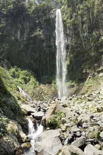 tawangmangu waterfall-AsiaPhotoStock