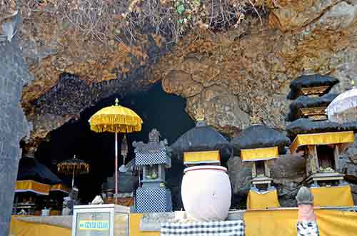 temple bats bali-AsiaPhotoStock