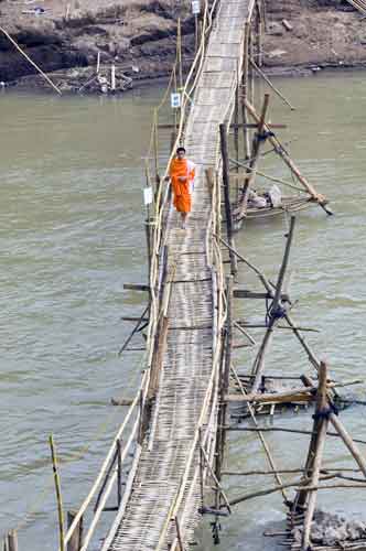 temporary bridge-AsiaPhotoStock