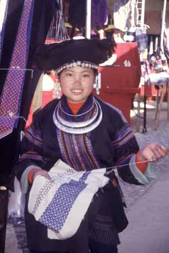 tie maker-AsiaPhotoStock