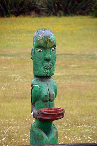 totem ruapeka marae-AsiaPhotoStock