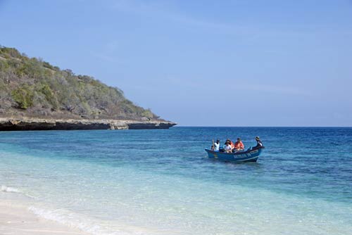 tour boat-AsiaPhotoStock