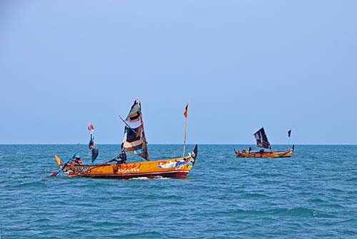 traditional boat-AsiaPhotoStock