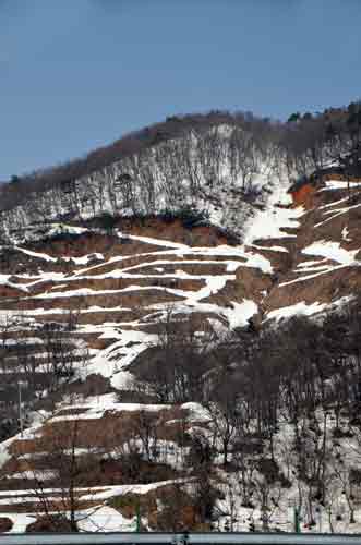 trail snow-AsiaPhotoStock