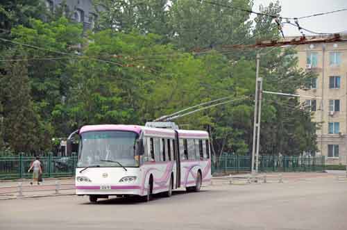 trams-AsiaPhotoStock