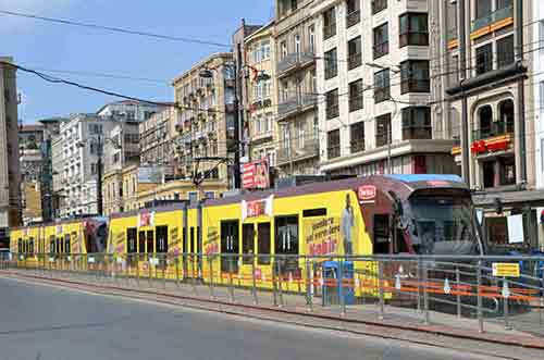 tram-AsiaPhotoStock