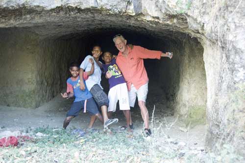 tunnel-AsiaPhotoStock