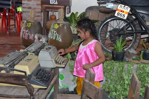 typewriters-AsiaPhotoStock