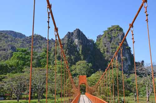 vang bridge-AsiaPhotoStock