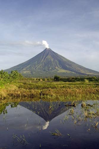 volcano at legaspi-AsiaPhotoStock