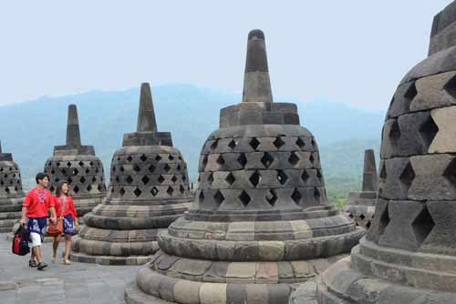 waliking borobudur-AsiaPhotoStock