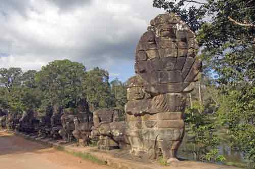 wall of south gate bridge-asia photo stock