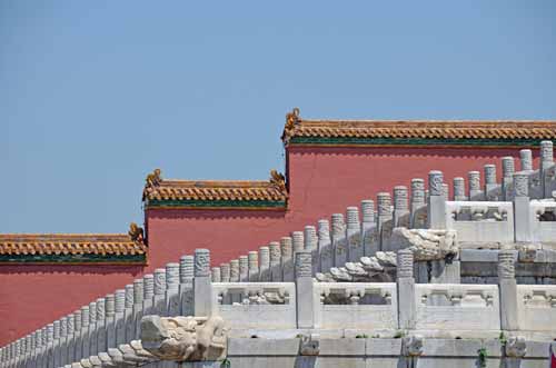 wall and sky-AsiaPhotoStock