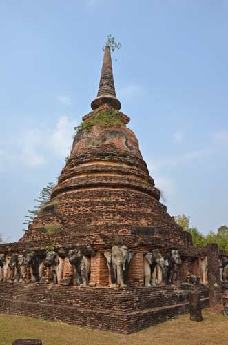 wat lom sukhothai-AsiaPhotoStock