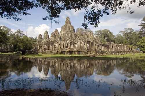 bayon wat reflection-AsiaPhotoStock