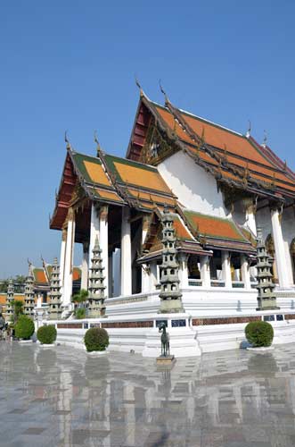 wat suthat-AsiaPhotoStock