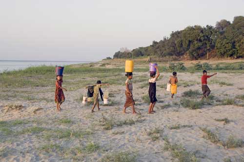 water bucket-AsiaPhotoStock