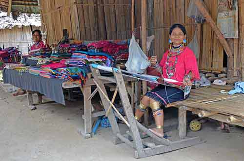 weave kayaw karen-AsiaPhotoStock