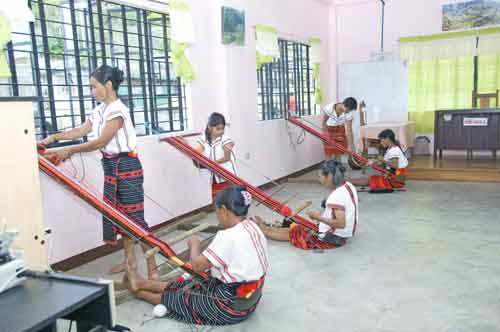 weaving competition-AsiaPhotoStock