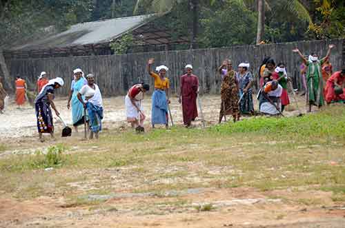 weeding kerala-AsiaPhotoStock