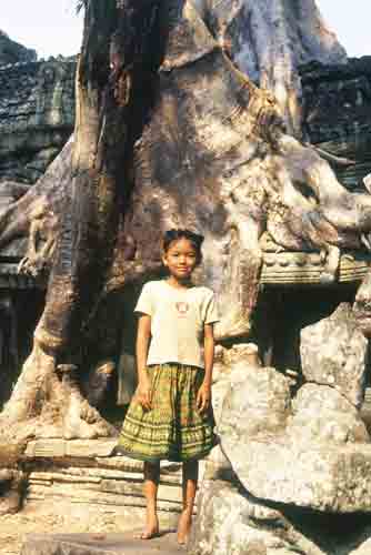 girl and tree-AsiaPhotoStock