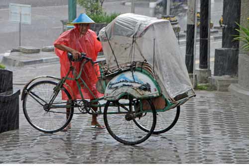 wet becak-AsiaPhotoStock