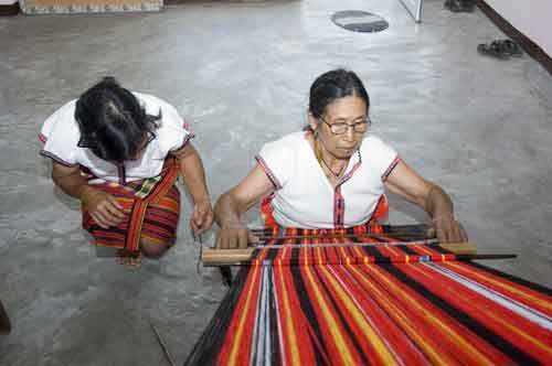 weaver banaue imbayah-AsiaPhotoStock