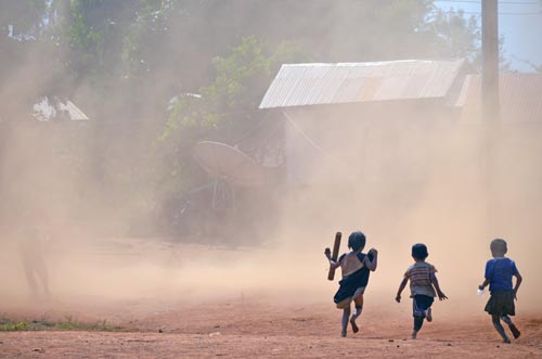 sand storm laos-AsiaPhotoStock