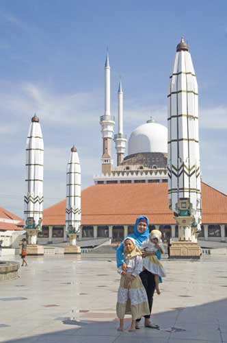 family at mosque-AsiaPhotoStock