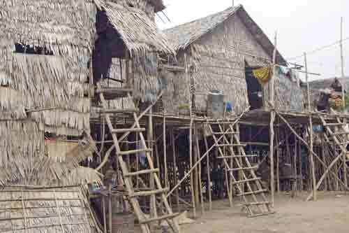 wooden houses-AsiaPhotoStock