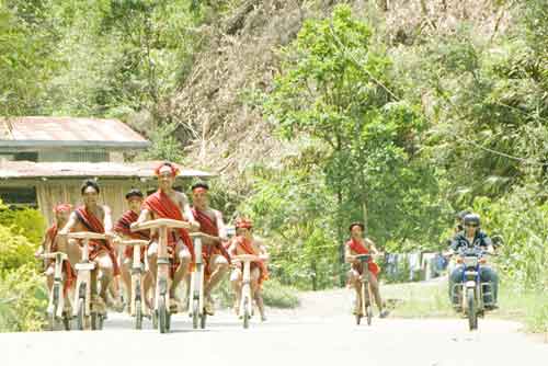 wooden scooter race-AsiaPhotoStock