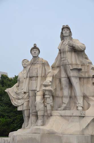 workers statue-AsiaPhotoStock