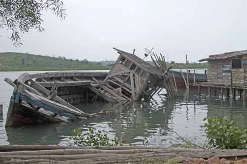 wreck barelang-AsiaPhotoStock