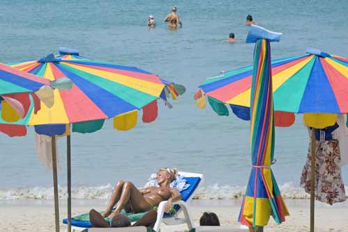 beach relaxing-AsiaPhotoStock