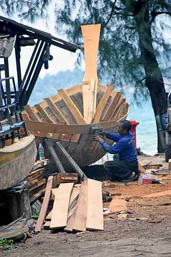 boat making-AsiaPhotoStock