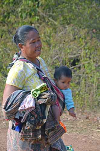 mum and son tad lo-AsiaPhotoStock