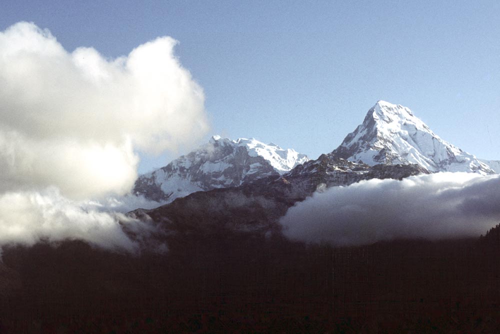 cloudy peaks-AsiaPhotoStock