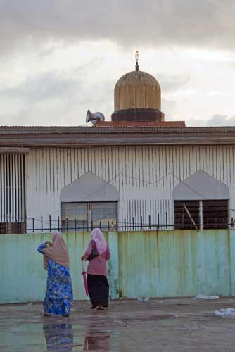 to kk mosque-AsiaPhotoStock